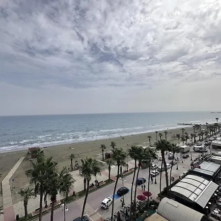 Vibrant Finikoudes Sea View 2 Bedroom Apartament