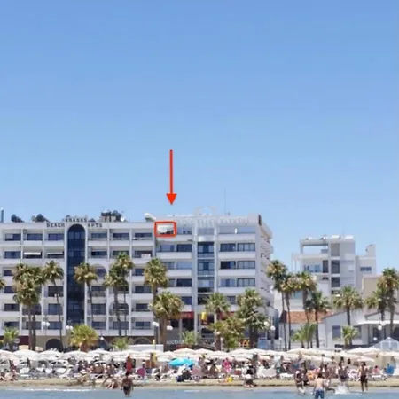 Apartament Vibrant Finikoudes Sea View 2 Bedroom