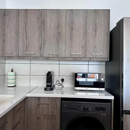 Apartament Vibrant Finikoudes Sea View 2 Bedroom *