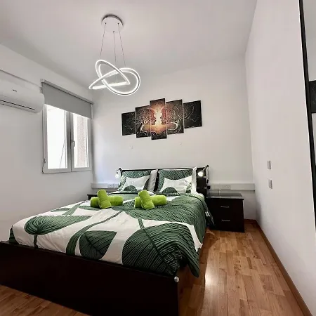 דירה Vibrant Finikoudes Sea View 2 Bedroom