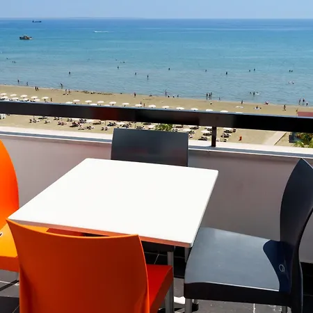 Vibrant Finikoudes Sea View 2 Bedroom Apartament *
