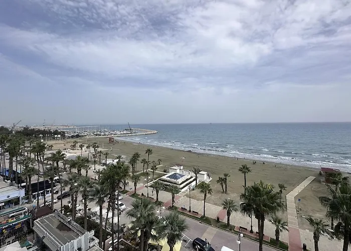 Vibrant Finikoudes Sea View 2 Bedroom *